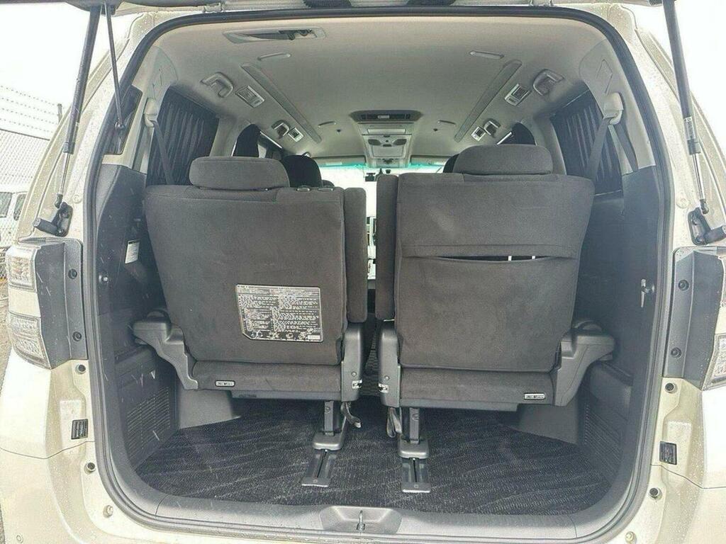 Toyota Vellfire White #18