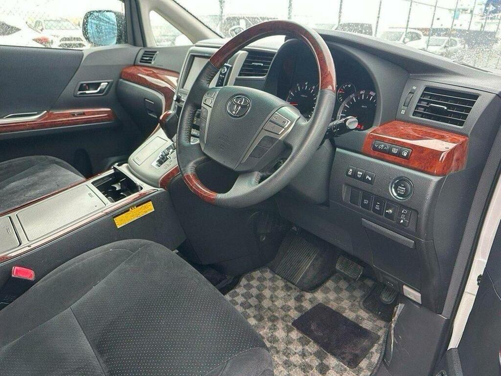 Toyota Vellfire White #10
