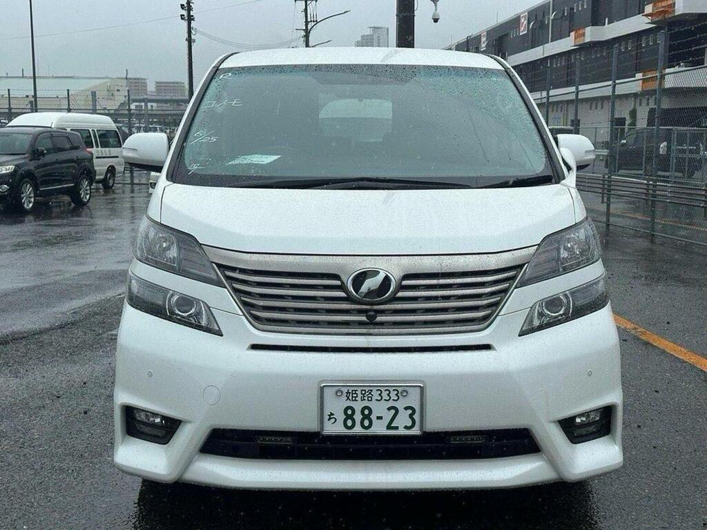 Toyota Vellfire White #8
