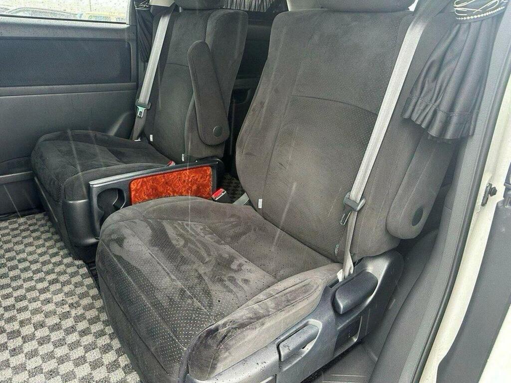 Toyota Vellfire White #15