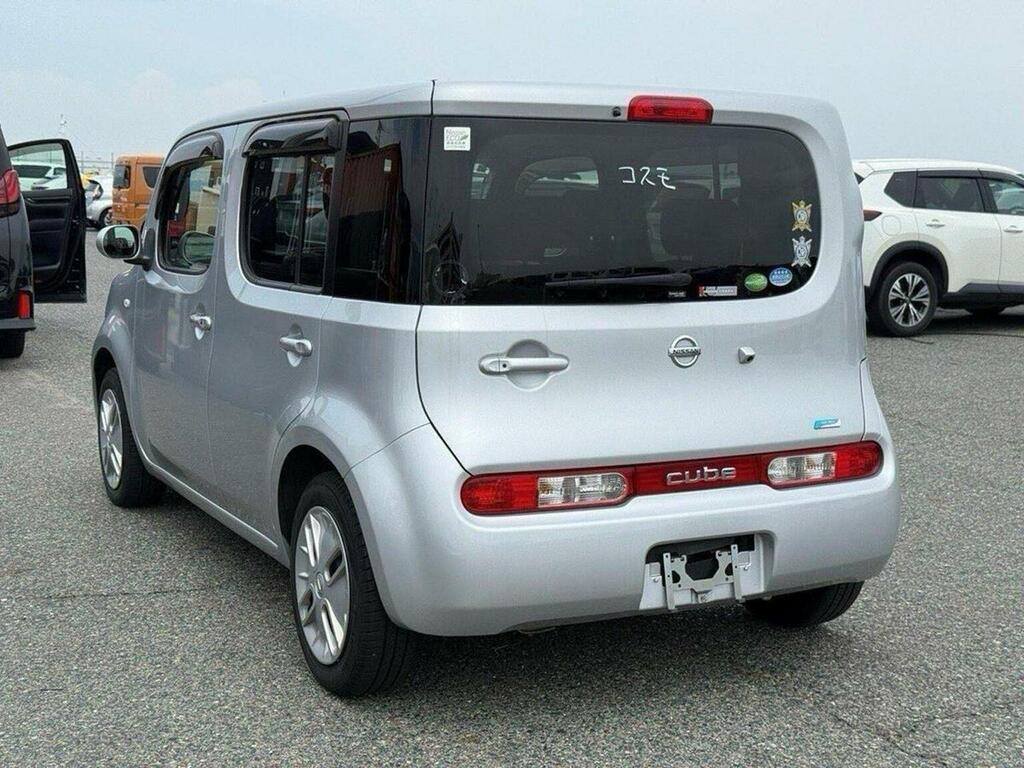 Nissan Cube 15X Cvt Silver #4