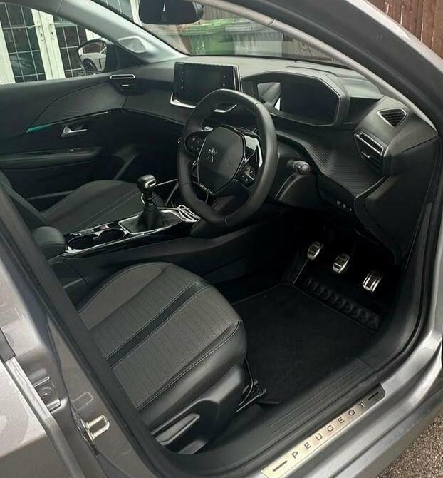 Peugeot 208 Allure Premium Grey #2