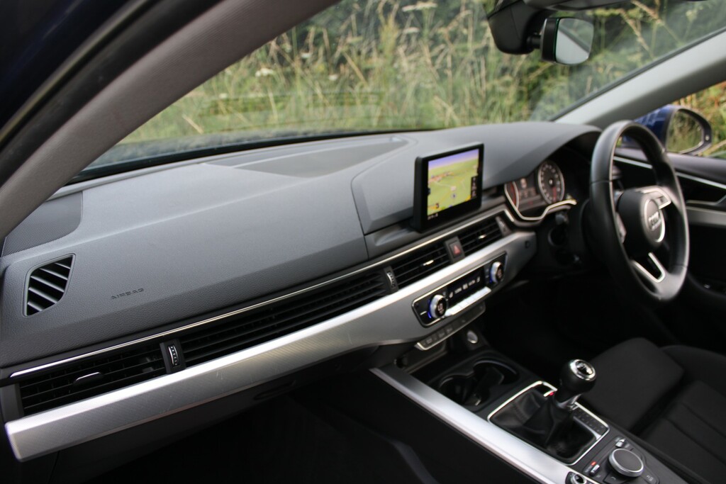 Audi A4 Avant 2L Null Black #10