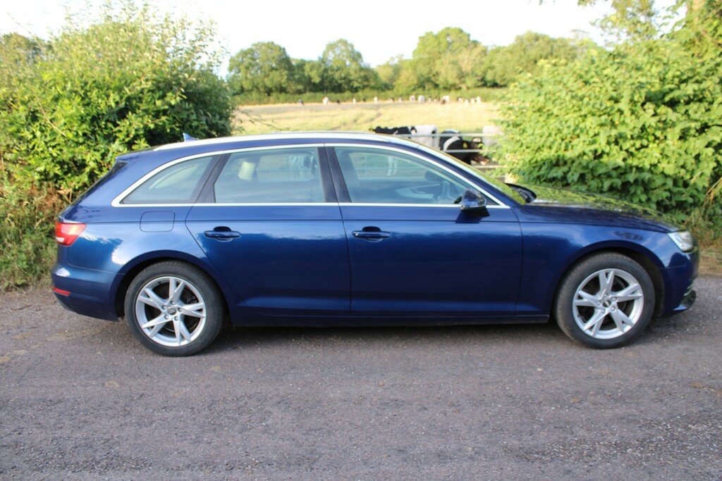 Audi A4 Avant 2L Null Black #22
