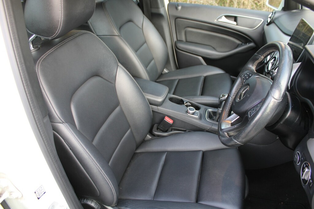 Mercedes-Benz B Class 1.5 B180d Sport KS67NHE White #5