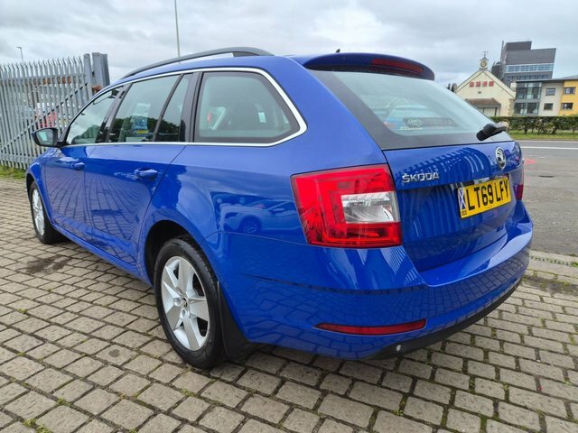 Skoda Octavia Tdi Se Technology Estate Blue #4