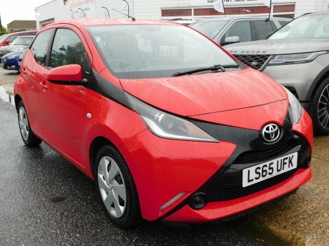 Toyota Aygo Vvt-i X-play X-shift Red