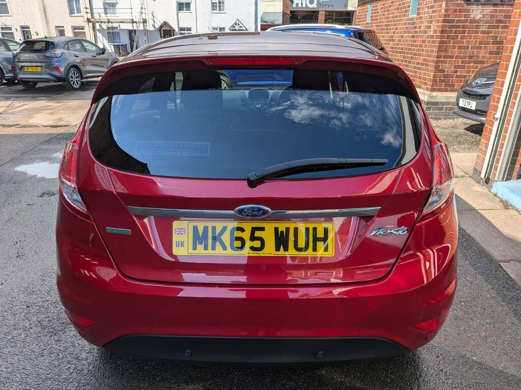 Ford Fiesta 1.0 Ecoboost Titanium Powershift Red #4
