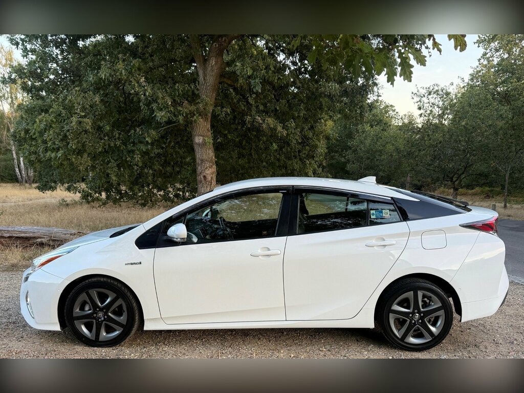 Toyota Prius 1.8 Vvt-h Excel Hatchback Hybrid Cvt Eu NC19KZH White #3