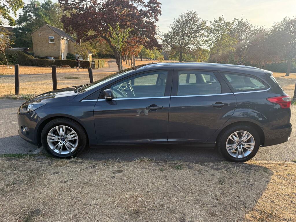 Ford Focus 1.6 Titanium Navigator Powershift Euro 5 YG14WXF Grey #4