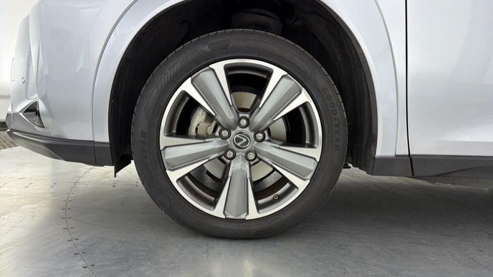 Lexus UX 300E 150Kw 72.8 Kwh E-cvt Takumi Pack LM73CPE Silver #5