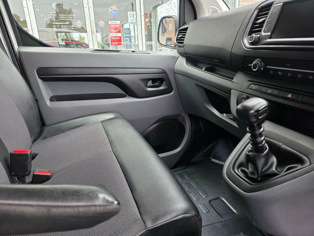 Vauxhall Vivaro Panel Van White #22