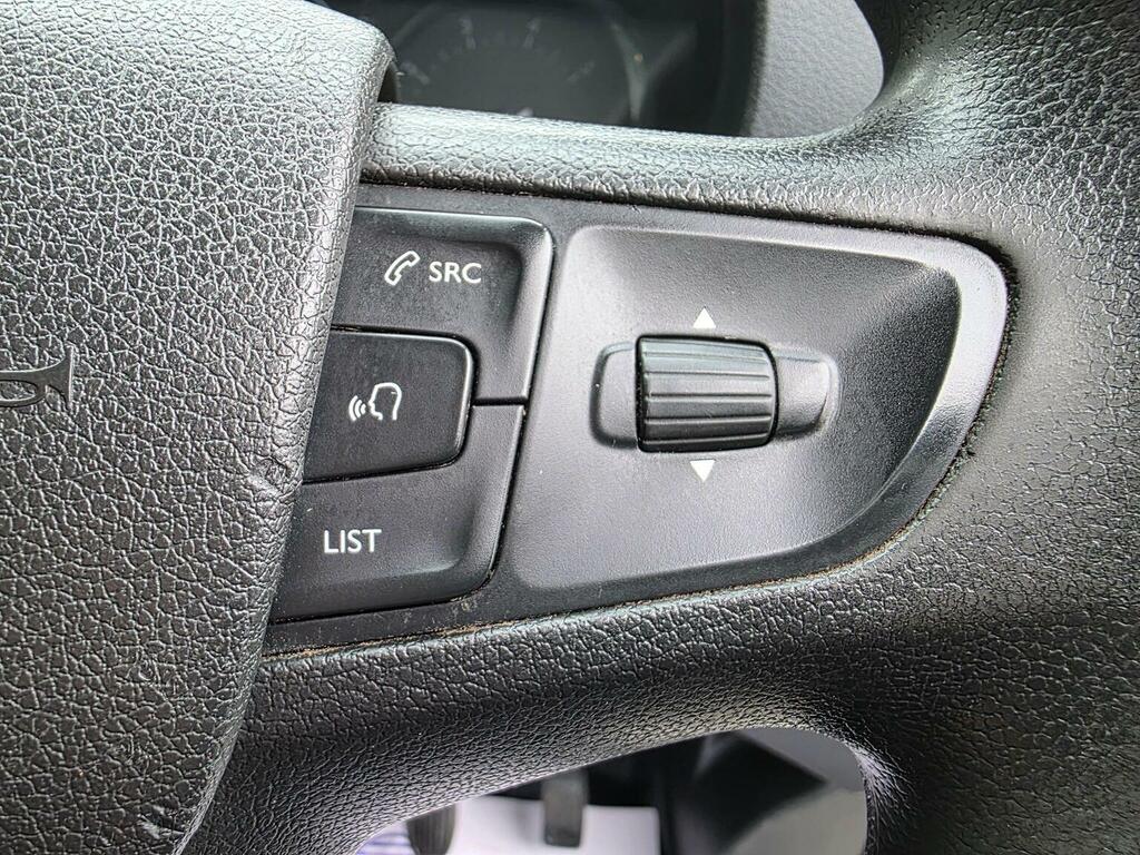 Vauxhall Vivaro Panel Van White #17