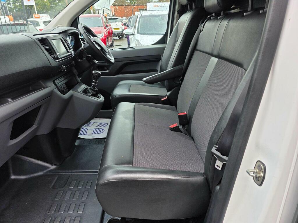 Vauxhall Vivaro Panel Van White #23