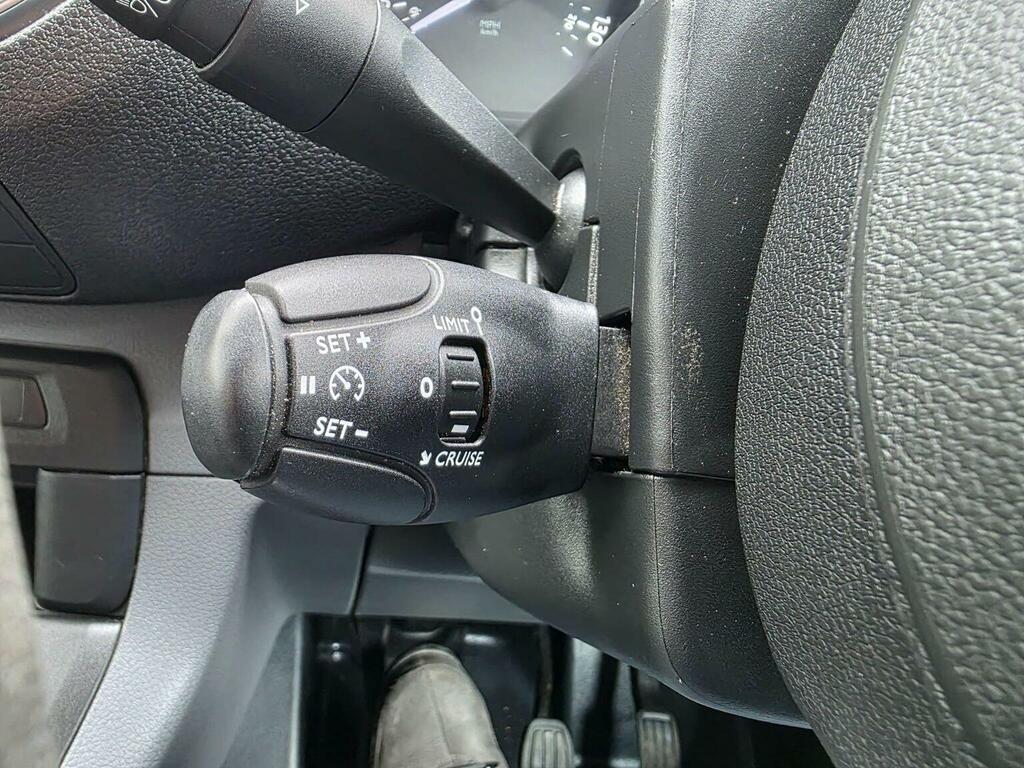 Vauxhall Vivaro Panel Van White #13