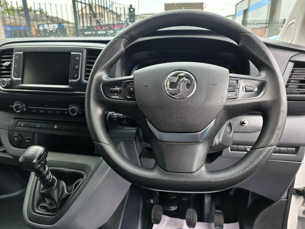 Vauxhall Vivaro Panel Van White #31