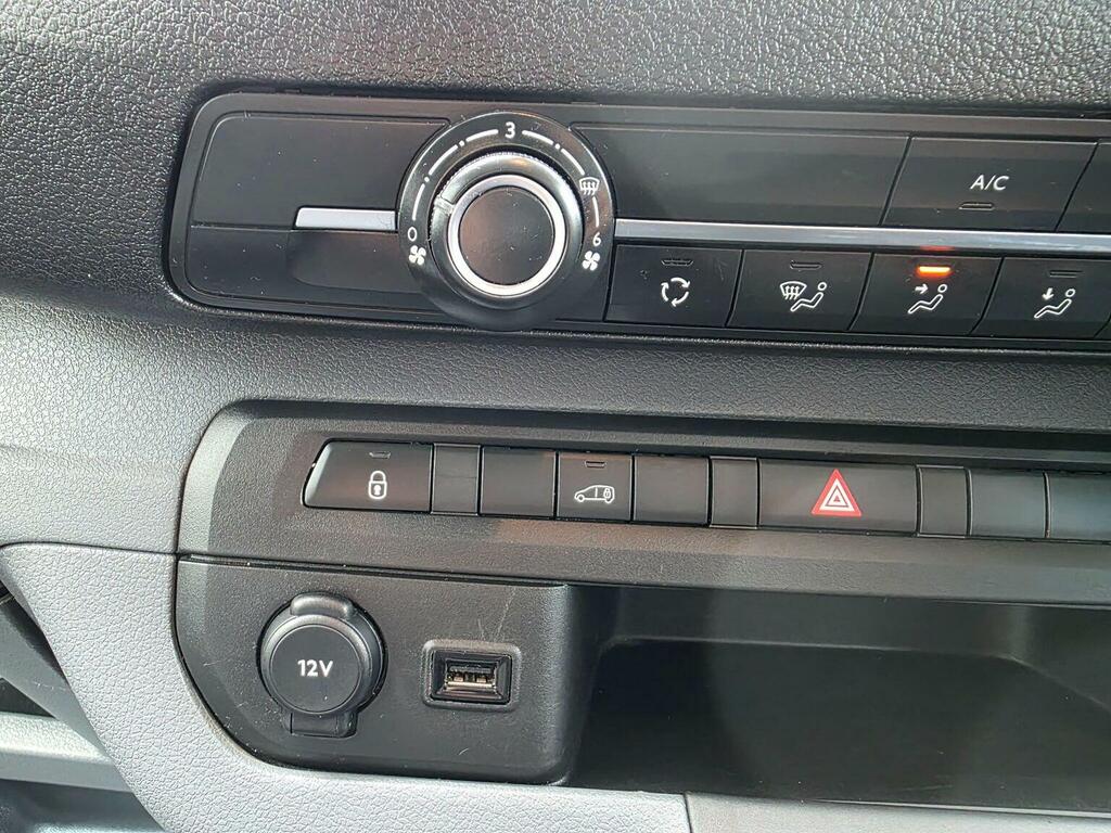 Vauxhall Vivaro Panel Van White #14