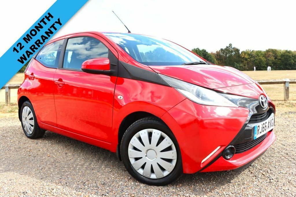 Toyota Aygo 1L X-play Red