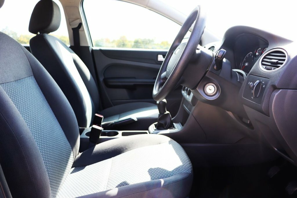 Ford Focus 1.6 LX Silver #13