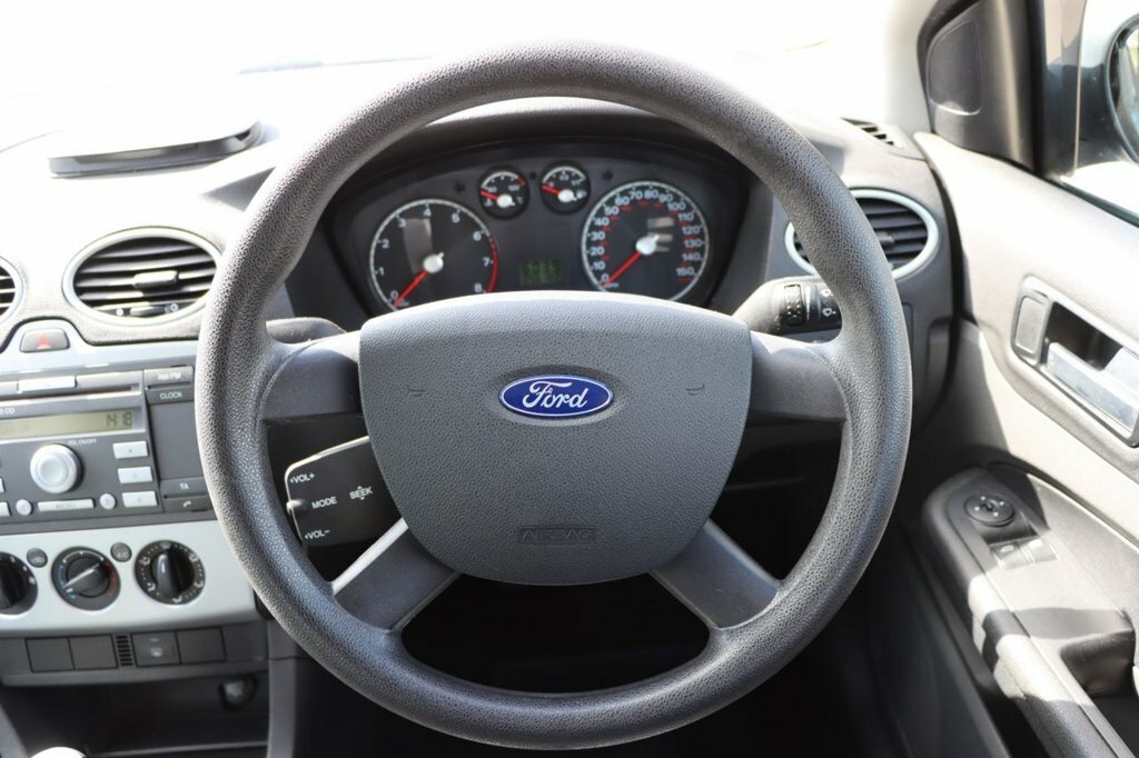 Ford Focus 1.6 LX Silver #15