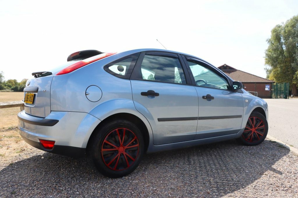 Ford Focus 1.6 LX Silver #10