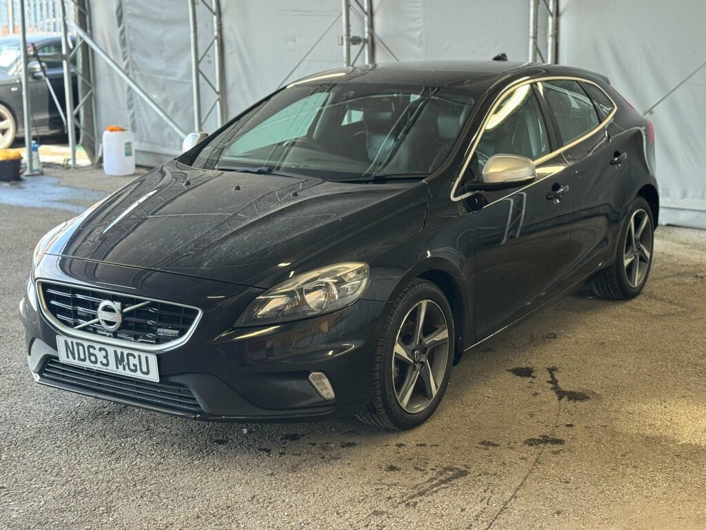 Volvo V40 1.6 D2 R-design Euro 5 Ss ND63MGU Black #2