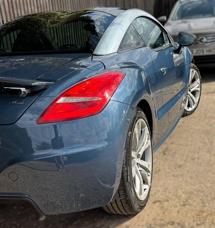 Peugeot RCZ Red #24