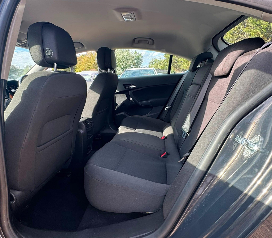 Vauxhall Insignia Hatchback Silver #20