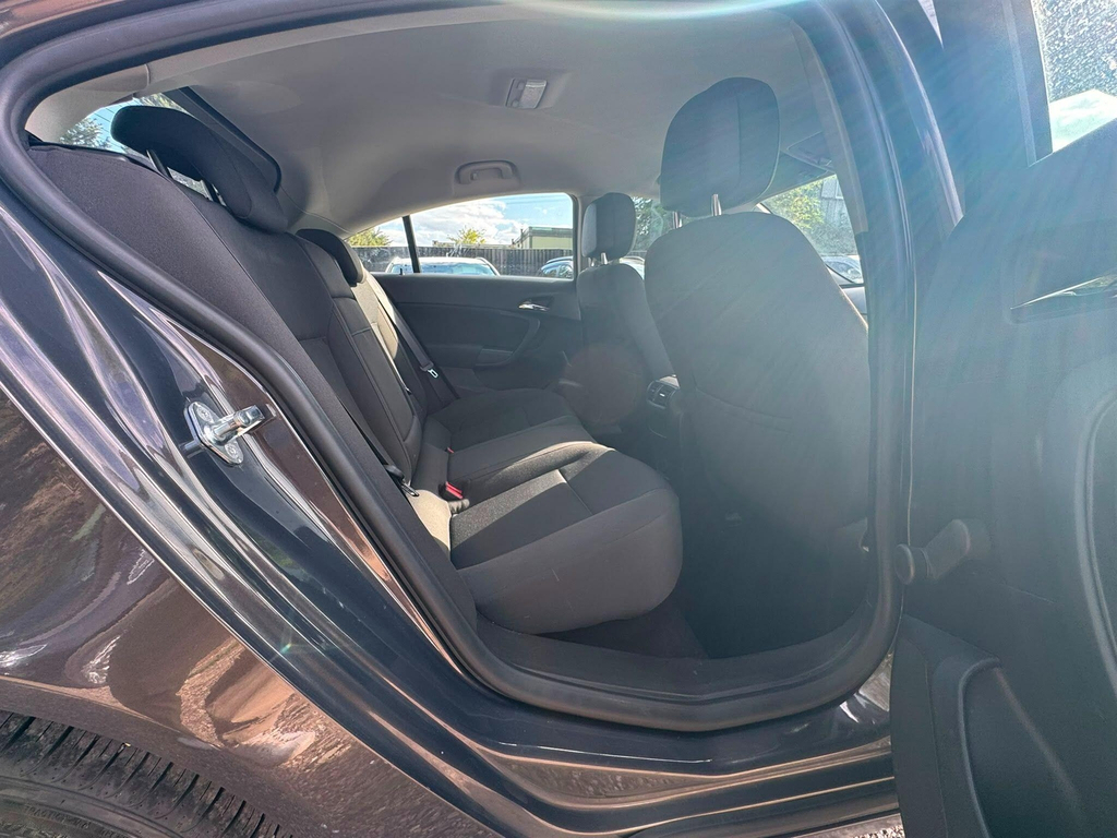 Vauxhall Insignia Hatchback Silver #19