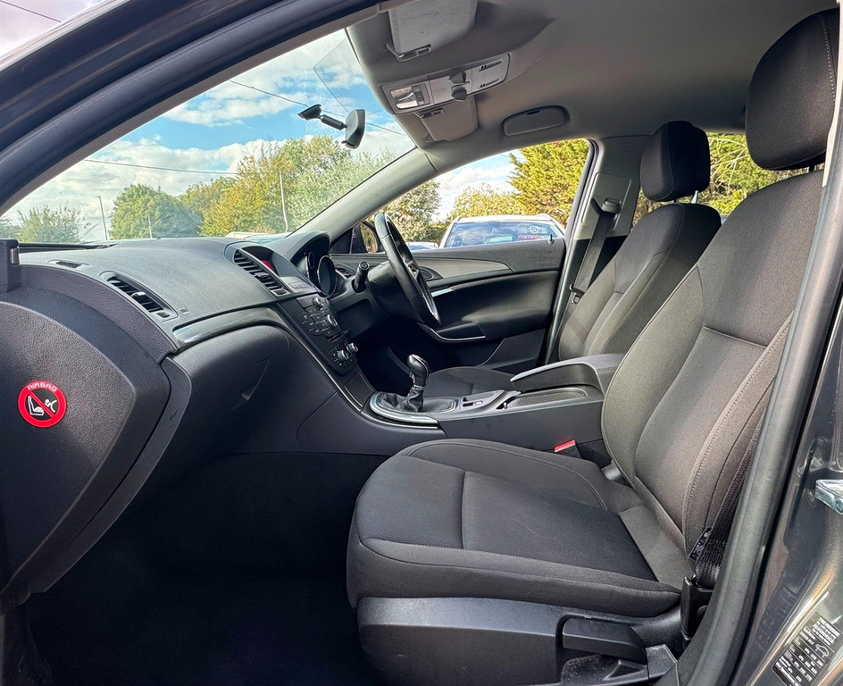 Vauxhall Insignia Hatchback Silver #28