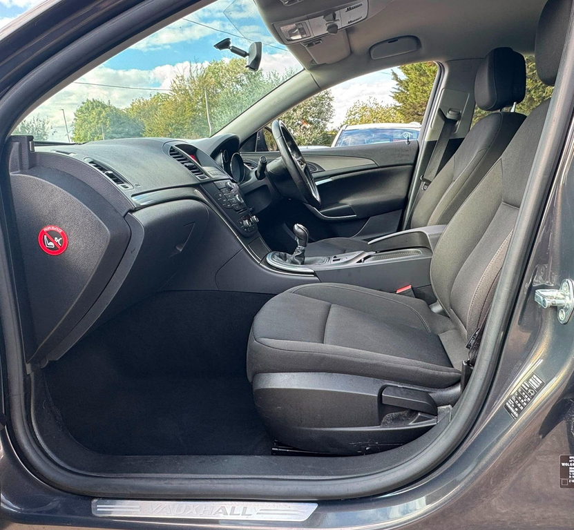 Vauxhall Insignia Hatchback Silver #27