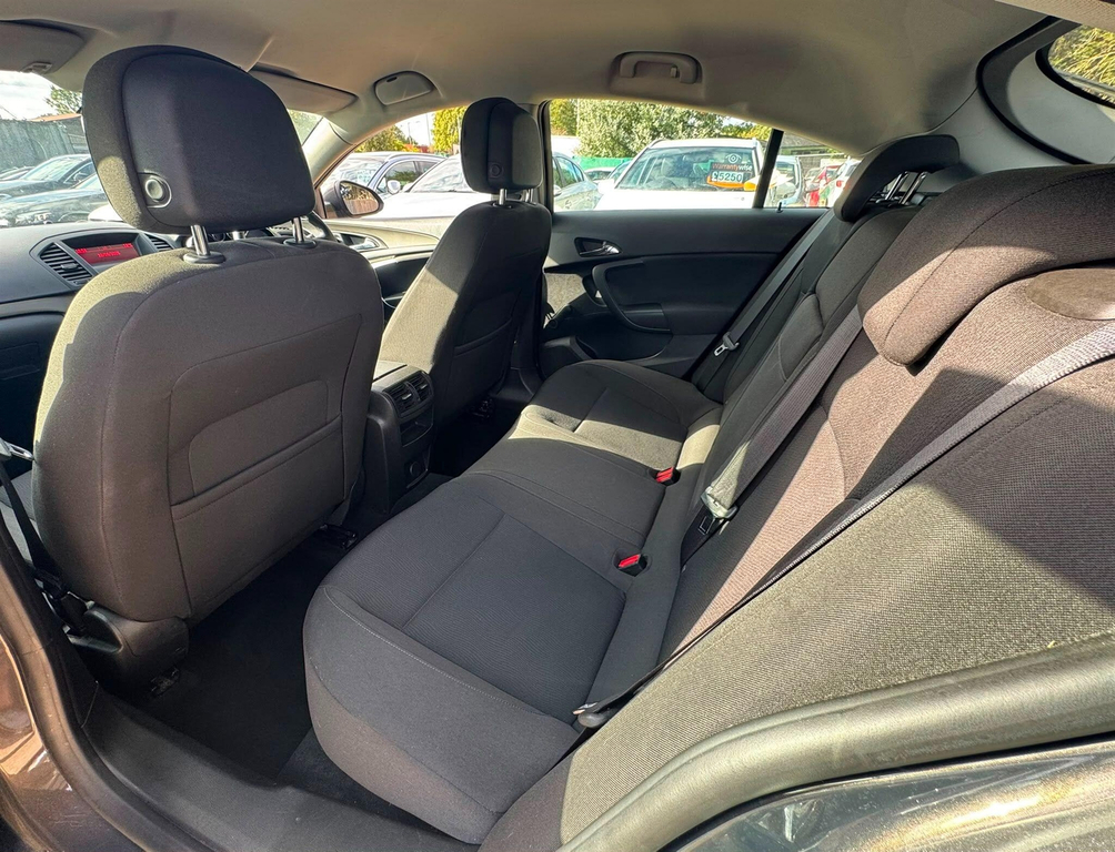 Vauxhall Insignia Hatchback Silver #18