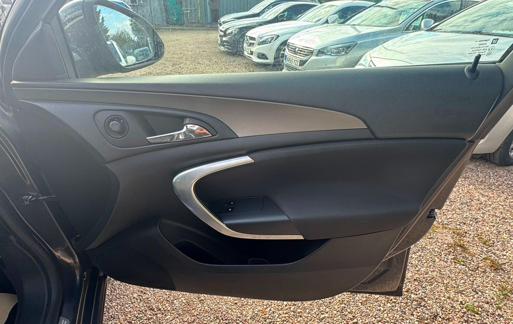 Vauxhall Insignia Hatchback Silver #22