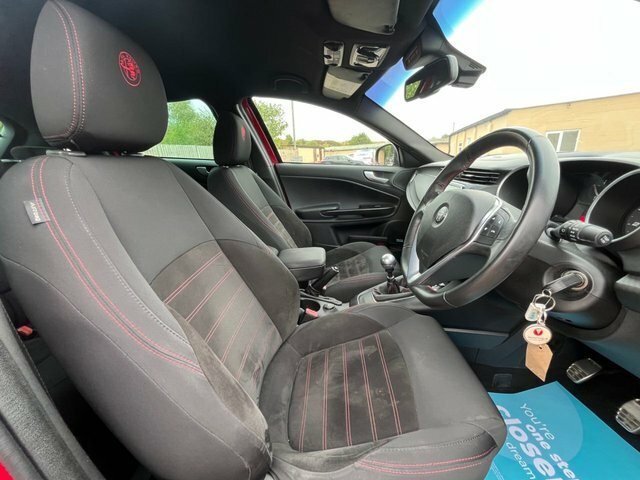 Alfa Romeo Giulietta Hatchback Blue #11