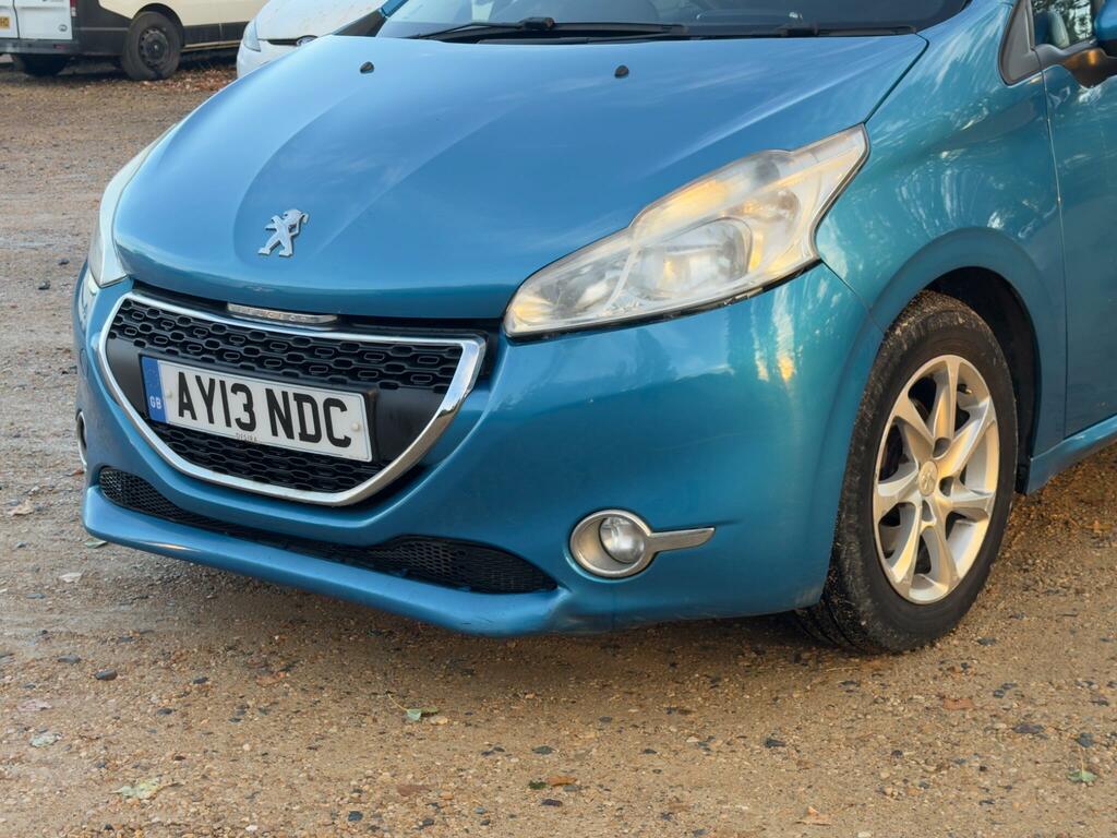 Peugeot 208 Hatchback 1.2 Vti Allure 2013 Blue #38