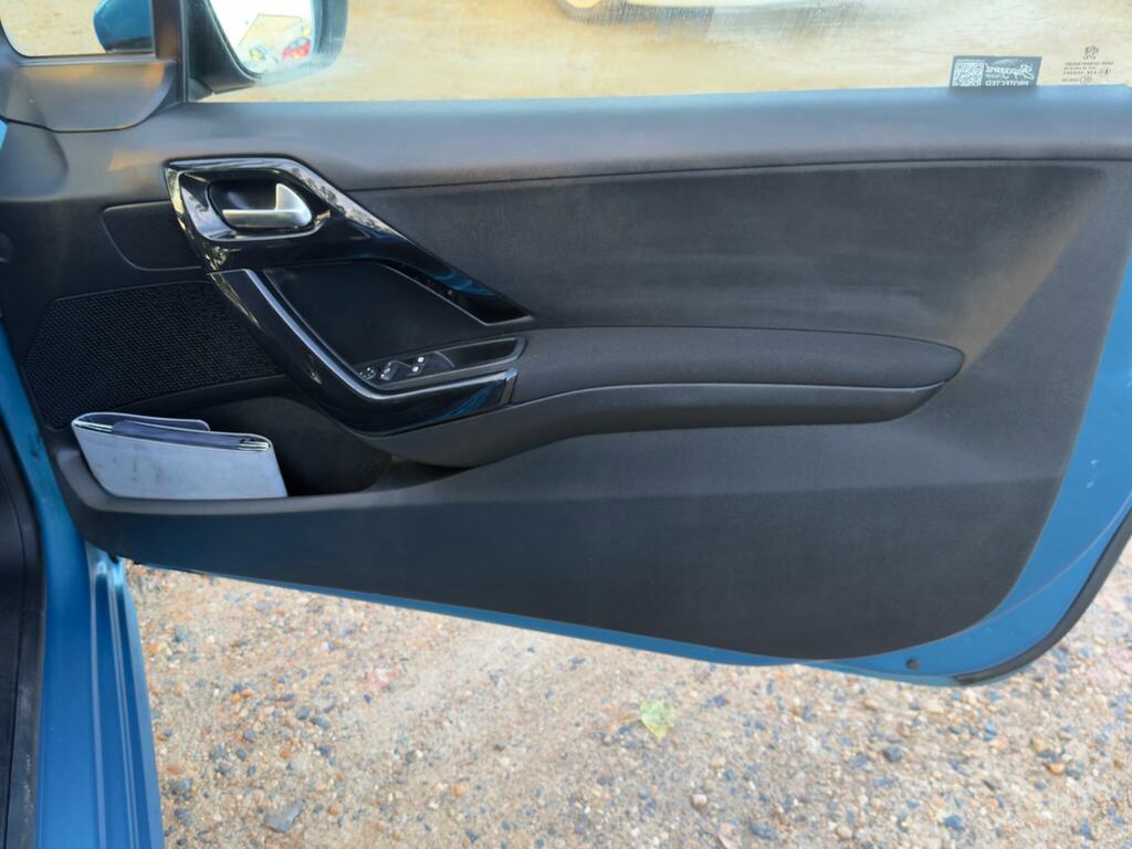 Peugeot 208 Hatchback 1.2 Vti Allure 2013 Blue #20