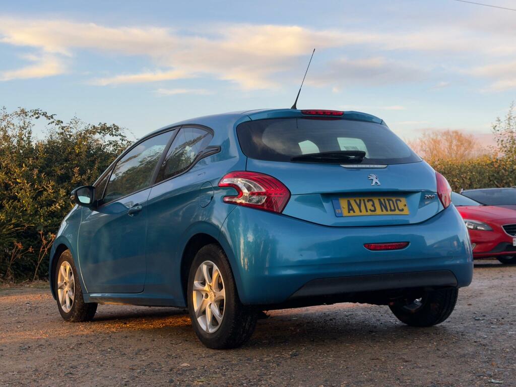 Peugeot 208 Hatchback 1.2 Vti Allure 2013 Blue #28