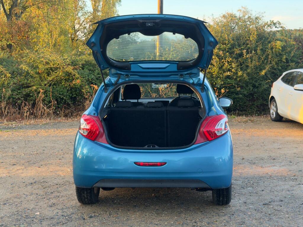 Peugeot 208 Hatchback 1.2 Vti Allure 2013 Blue #26