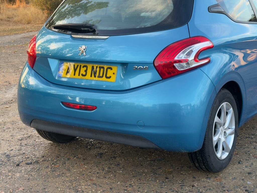 Peugeot 208 Hatchback 1.2 Vti Allure 2013 Blue #24