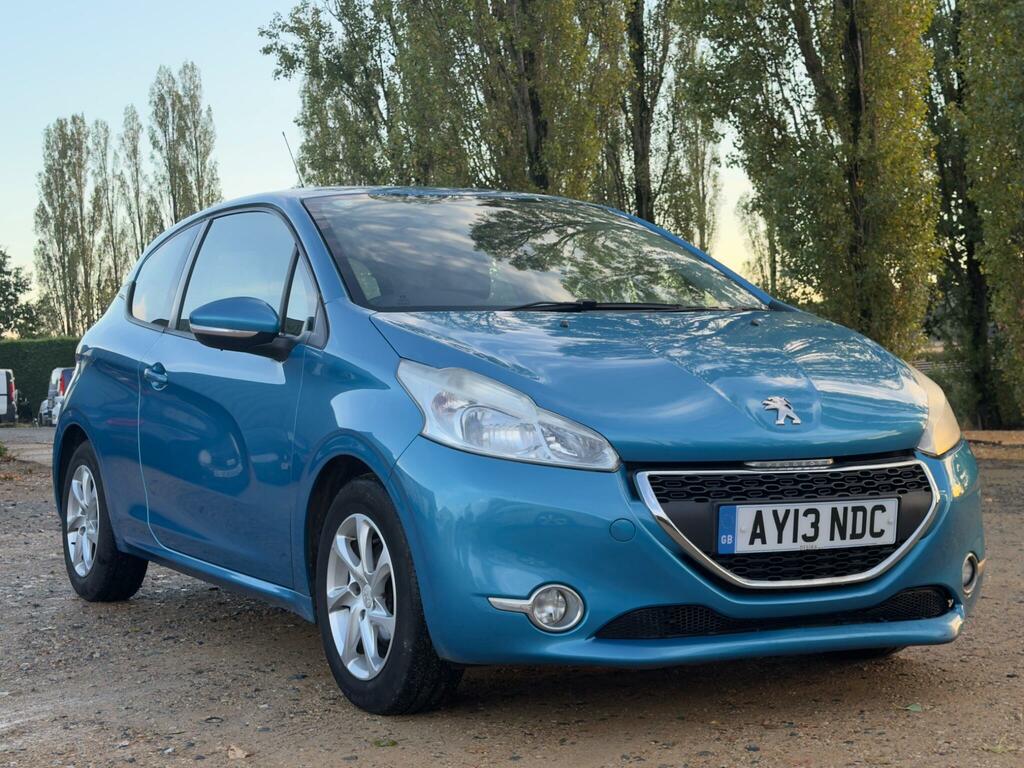 Peugeot 208 Hatchback 1.2 Vti Allure 2013 Blue #9