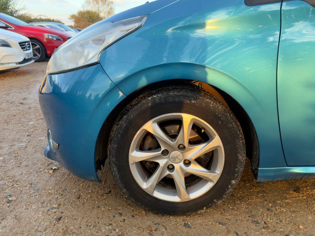 Peugeot 208 Hatchback 1.2 Vti Allure 2013 Blue #36