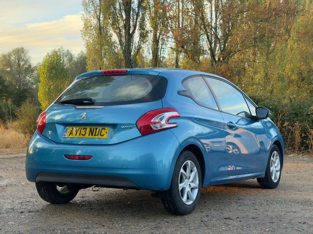 Peugeot 208 Hatchback 1.2 Vti Allure 2013 Blue #23