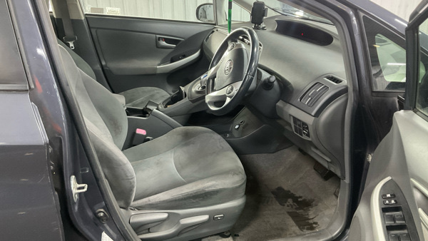 Toyota Prius 1.5L Null Silver #11