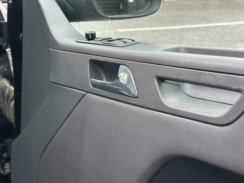 Volkswagen Caravelle 2L Executive Brown #24