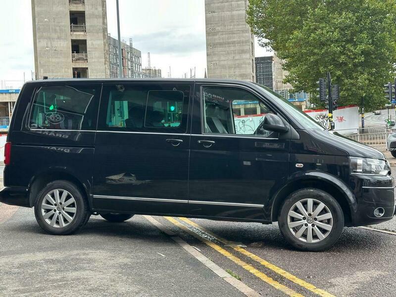 Volkswagen Caravelle 2.0 Bitdi Executive Dsg Black #5