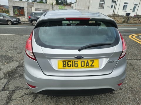 Ford Fiesta Zetec Silver #5