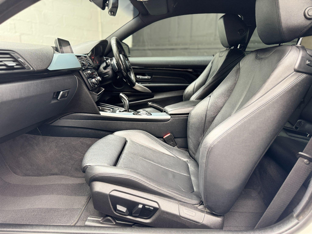 BMW 4 Series 2.0L 420I Se 181 Bhp White #45