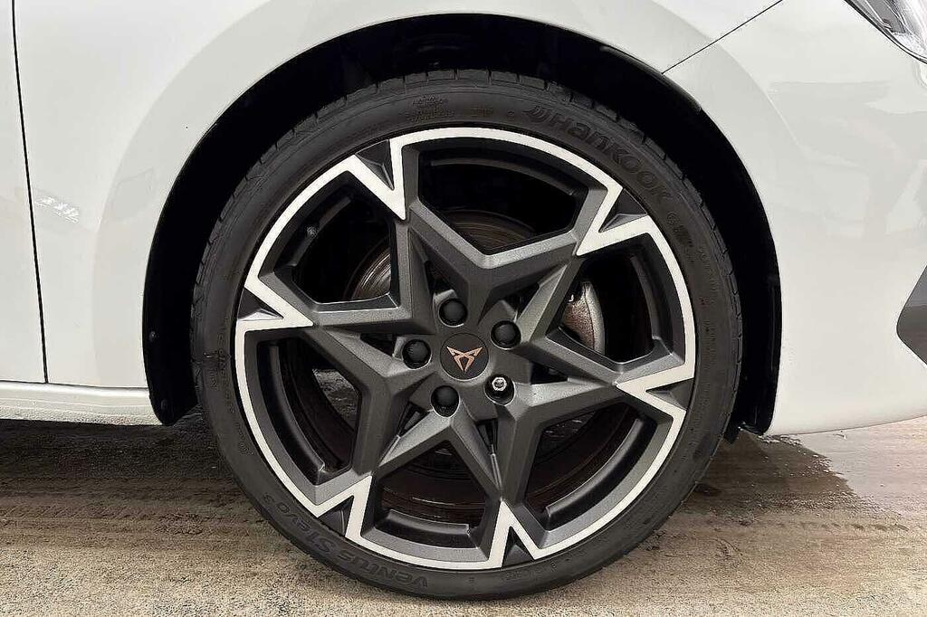 Cupra Leon Etsi V2 Dsg Euro 6 5-Door KT25GDY White #4