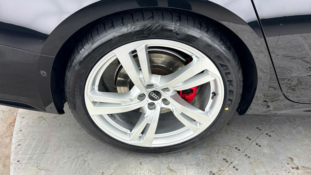 Audi A7 Hatchback White #31
