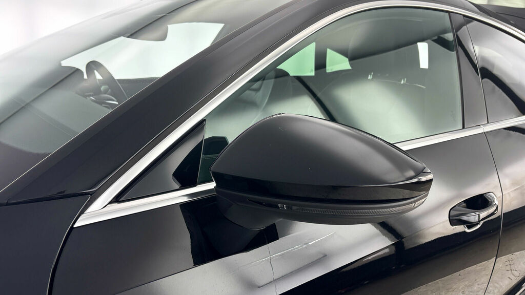Audi A7 Hatchback White #40